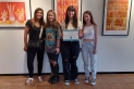 Àngela Olea, Carla Gutiérrez i Lucía Hernández, amb la seva tutora (a la dreta). ||  M. A.
