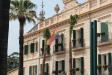 Ajuntament de Castellar amb la bandera irisada amb motiu del dia per a l'alliberament LGTBIQ+ - R,GÓMEZ