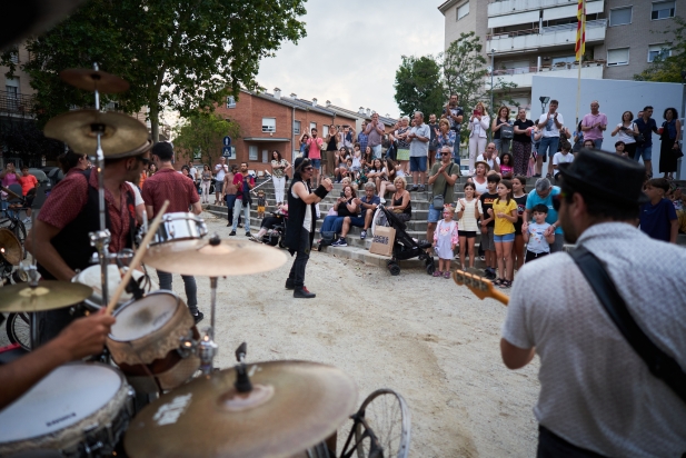 LaDinamo va inaugurar el Tast d'Estiu amb l'espectacle itinerant 'Music on Cycles'