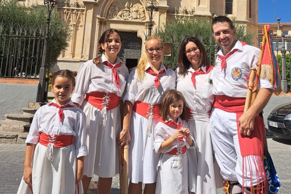 20230916 Familia bastonera_950x634