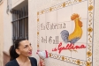Débora Portillo, encarregada del nou local, a l’entrada del restaurant