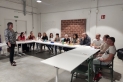 L’encarregada del taller Roser Sellés proposa dinàmiques de grup als assistents de la formació / C. D.