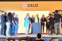 Un moment de la celebració dels 60 anys de CELO amb el pastís del 60è aniversari