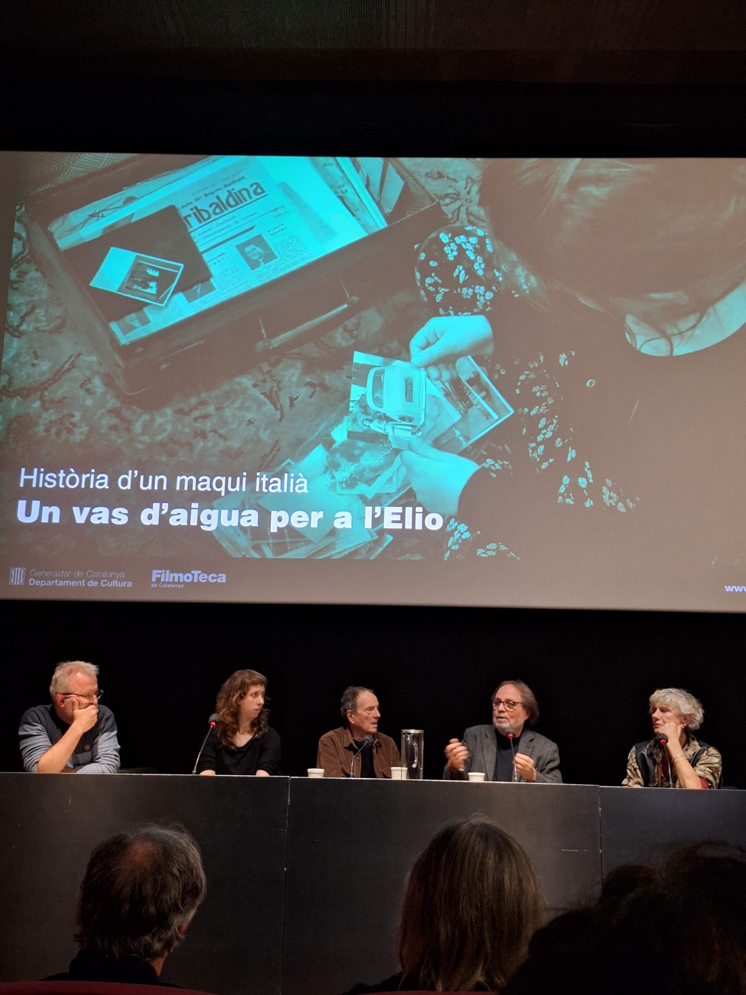 Debat posterior a la projecció d' 'Un vas d'aigua per a l'Elio'. || CCCV