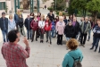 Una trentena de persones s'han reunit aquest matí de diumenge als jardins del Palau Tolrà per iniciar la ruta / C. D.
