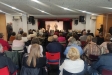Un centenar de persones van assistir a la xerrada organitzada per l’Associació de pensionats i jubilats i l’Ajuntament / C. Domene