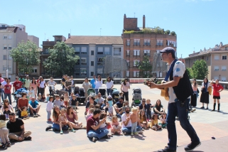 Jaume Ibars durant l'actuació a la plaça d'El Mirador || J. Clapés