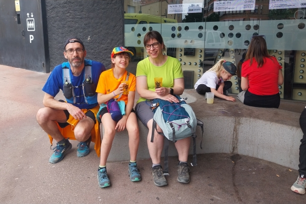 L'Eslisabet i la Júlia, que han fet la caminada en família / C. D. 