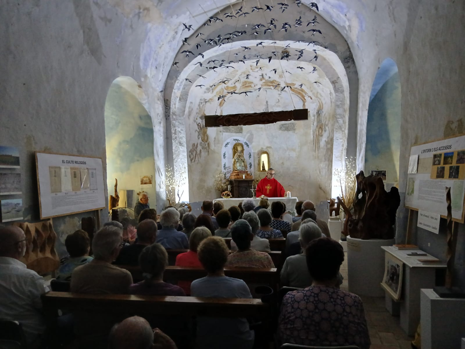 Mossèn Xavier Blanco va oficiar la missa de Sant Pere. || CEDIDA