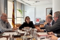 La consellera de Territori, Sílvia Paneque, amb el secretari de Mobilitat, Manel Nadal, el president de la Cambra de Comerç Ramon Alberich i el president  de la Comissió d'Urbanisme, Infraestructures i Transport, Pere Puig