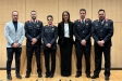 L'alcaldessa Yolanda Rivera i el regidor de Seguretat Ciutadana Pepe Leiva amb els Mossos veïns de Castellar que van ser distingit en la celebració del Dia de les Esquadres || Aj. Castellar