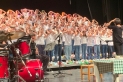 Els alumnes interpretant un fragment de la cantata 'El nen trapella'