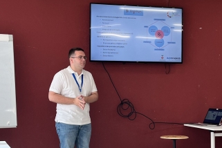 Marc Garnacho, d’Enginhum, durant la presentació del seu projecte
