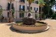 La font ornamental dels Jardins del Palau Tolrà on s’ha renovat l’enllumenat interior del sortidor