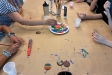 Els assistents al taller de "Fabrica amb Orgull" | O.Ferran