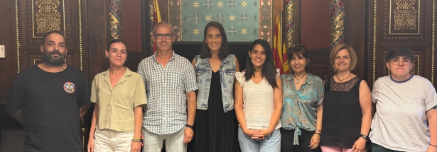 L'alcaldessa, Yolanda Rivera, amb els set nou ocupats | Cedida