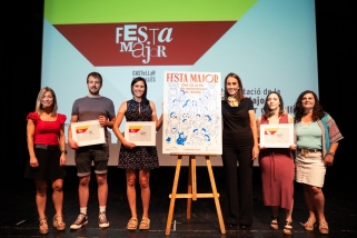 Foto de família amb el cartell guanyador | Quim Pasqual
