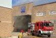 Els diferents cossos de bombers treballant per apagar el foc | O.Ferran
