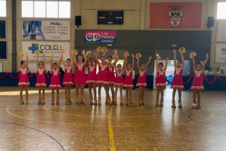 Un dels grups de patinadores en una de les exhibicions al Joaquim Blume.