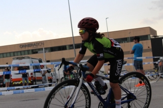 El jove Aniol Gil sobre la bici | Cedida