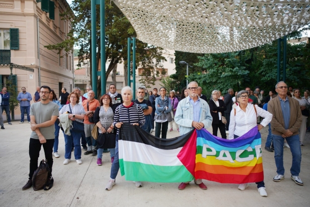 Un centenar de persones han assistit a l'acte de suport | Q.Pascual