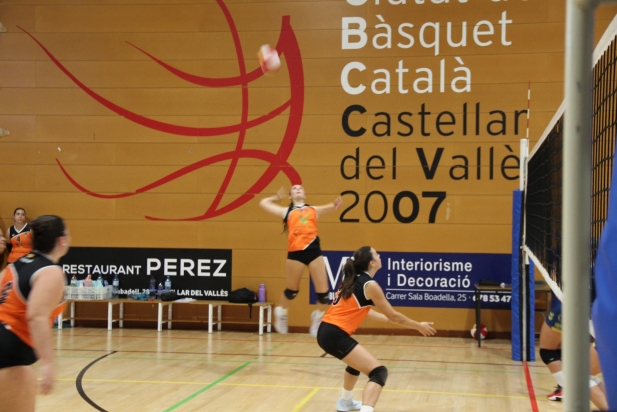 El primer equip femení a la cerca de la primera victòria | O.Ferran