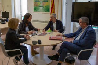 Yolanda Rivera i Josep Mayoral reunits a l'Ajuntament de Castellar.