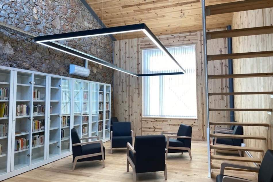 Una de les noves sales que la Biblioteca va guanyar amb les obres de reforma i ampliació que van finalitzar l'any 2023 i que acull la col·lecció local_950x634