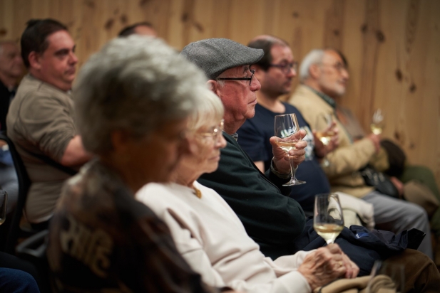 Els assistents han pogut degustar tres vins diferents | Q.Pascual
