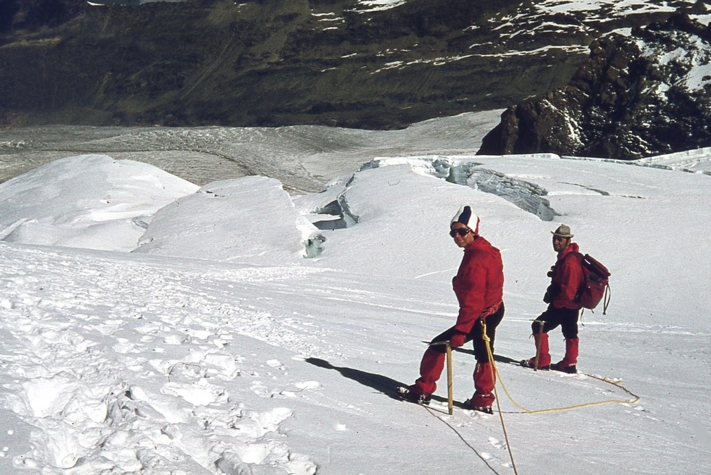 1973.07   7011    Intent d'ascensió al Mont Rosa des del costat suís 3.500 m._1440x961