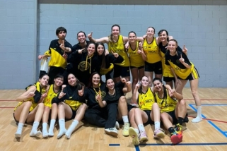 Foto de família després de la victòria a Terrassa | Cedida Foto de família després de la victòria a Terrassa | Cedida