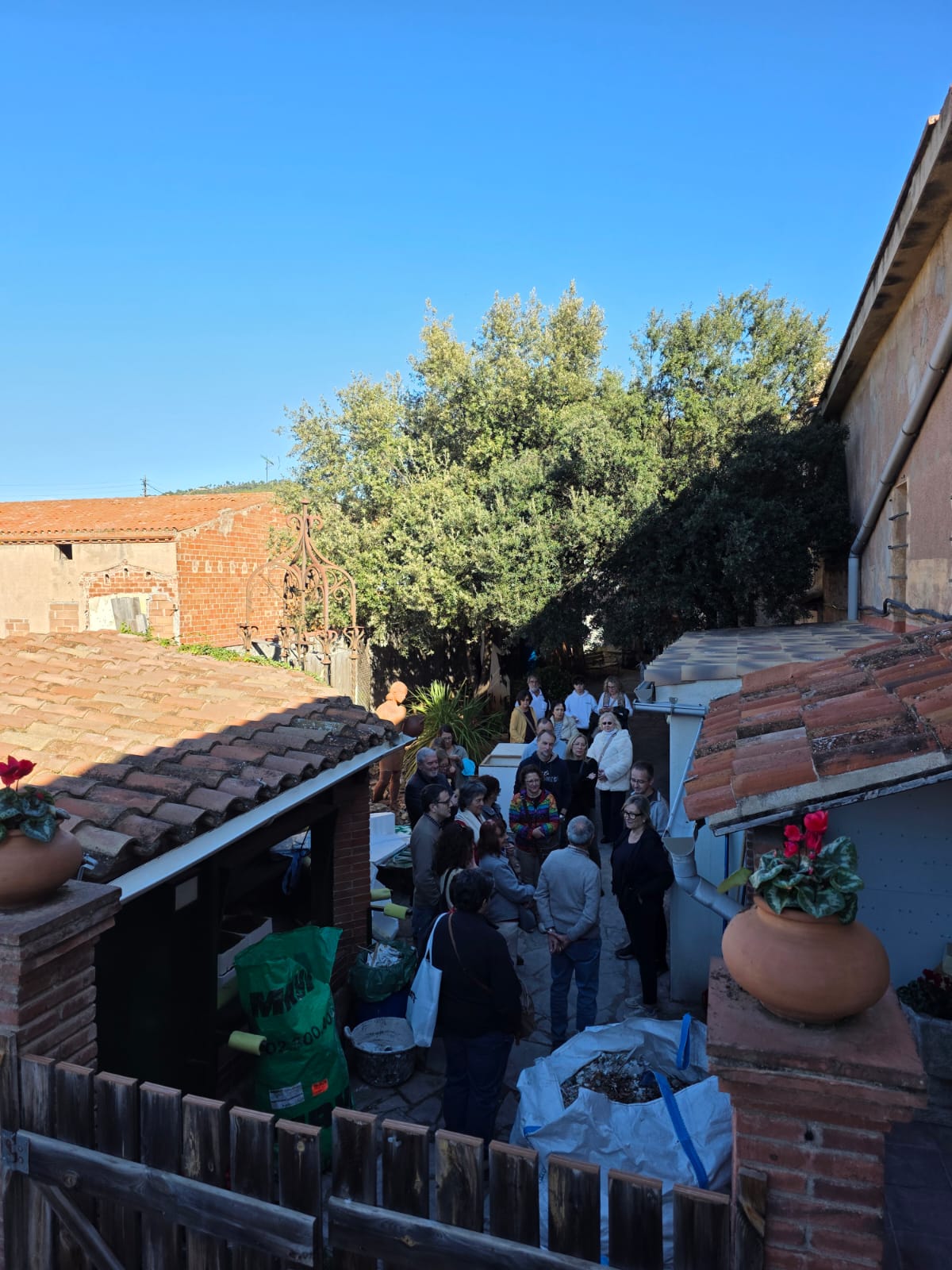 Nombrosos pessebristes van participar a la jornada de portes obertes als pessebres. || PESSEBRES CASTELLAR