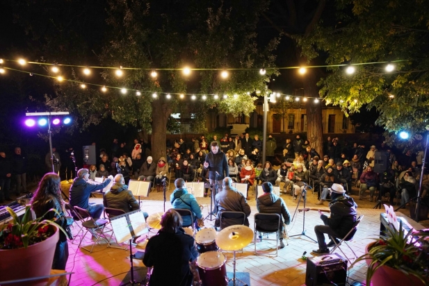 Grups formats per alumnes l'escola han interpretat diferents temes | Q.Pascual