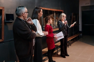 D'esquerra a dreta, el mossèn de Castellar Xavier Blanco, l'alcaldessa Yolanda Rivera, i la presidenta del Grup Pessebrista de Castellar Carme Guiu. || B.Teruel