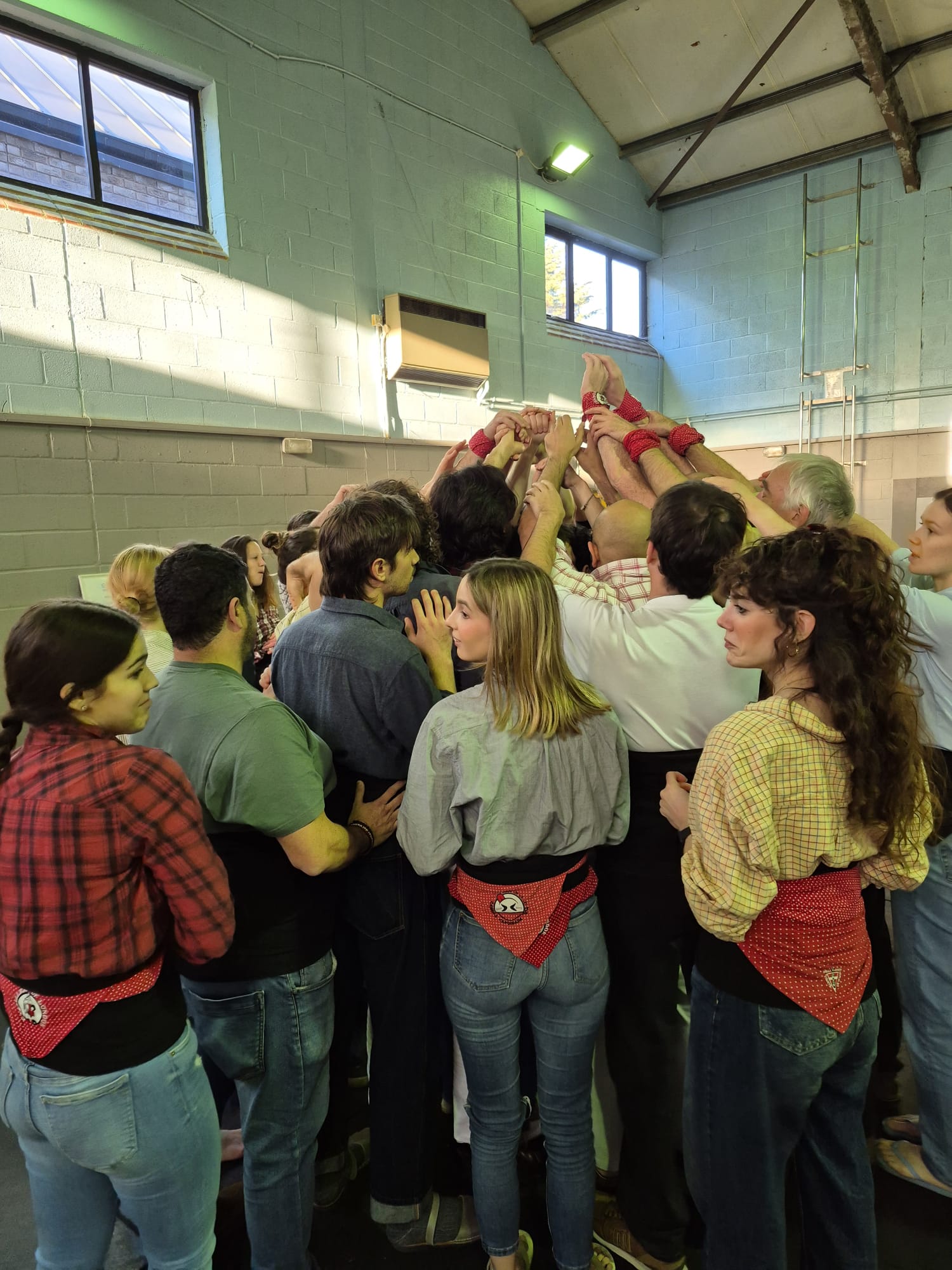 Assaig casteller amb la colla de Londres. || CEDIDA