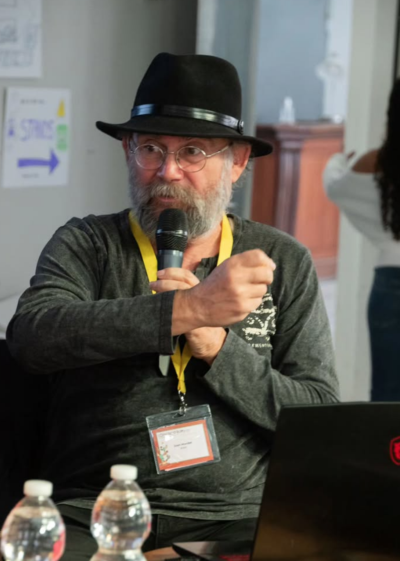 Joan Mundet, il·lustrador castellarenc, al Còmic Nostrum. || CEDIDA