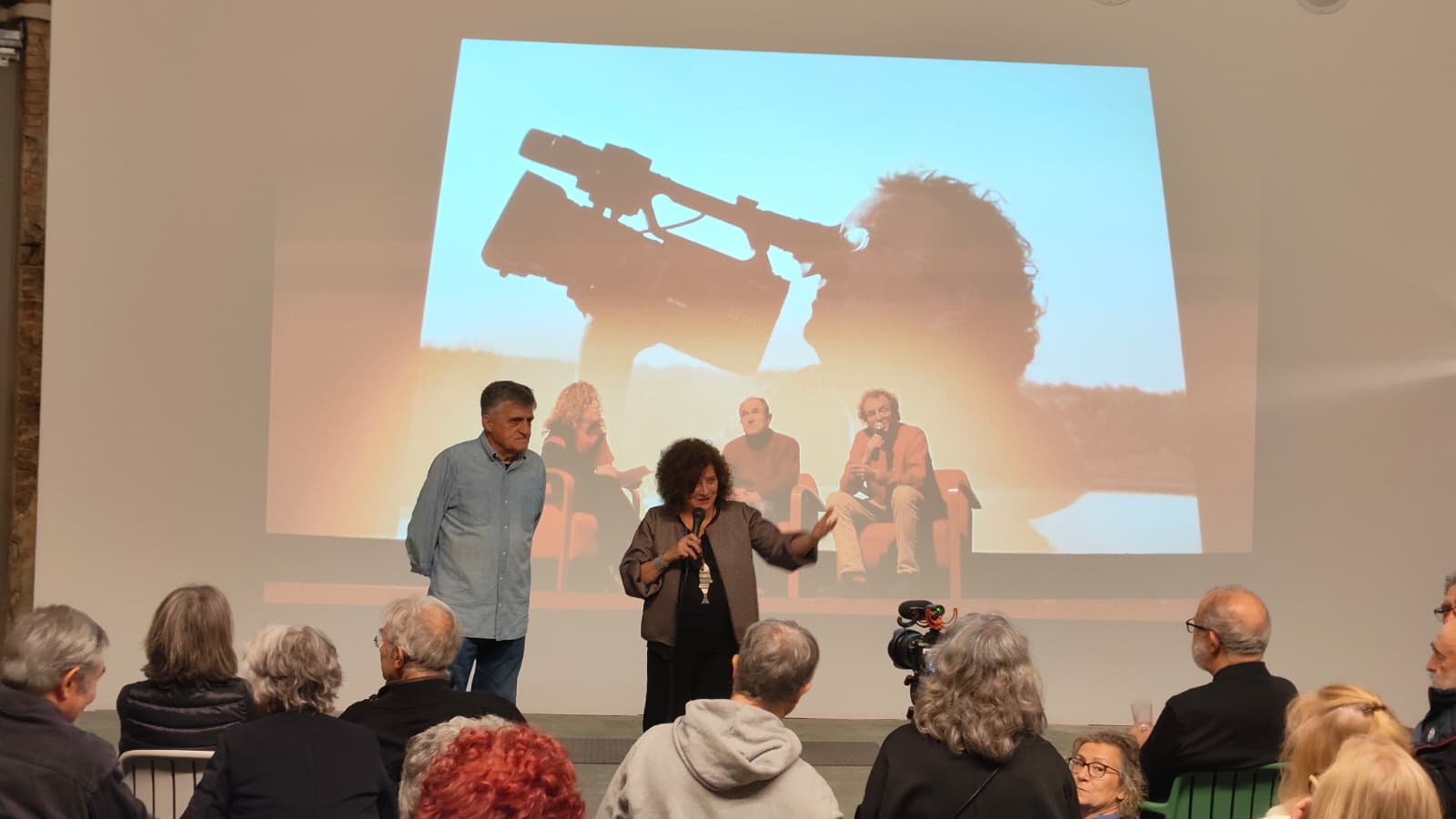 El Gran Wyomin i Georgina Cisquella, durant l'acte d'homenatge a Pere Joan Ventura. ||CEDIDA El Gran Wyomin i Georgina Cisquella, durant l'acte d'homenatge a Pere Joan Ventura. ||CEDIDA