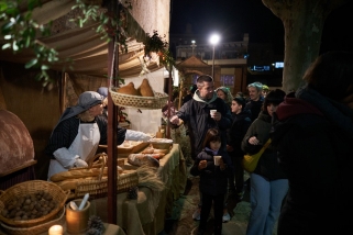 A l'inici del Pessebre Vivent de Sant Feliu del Racó, el mercat. || Q. P.