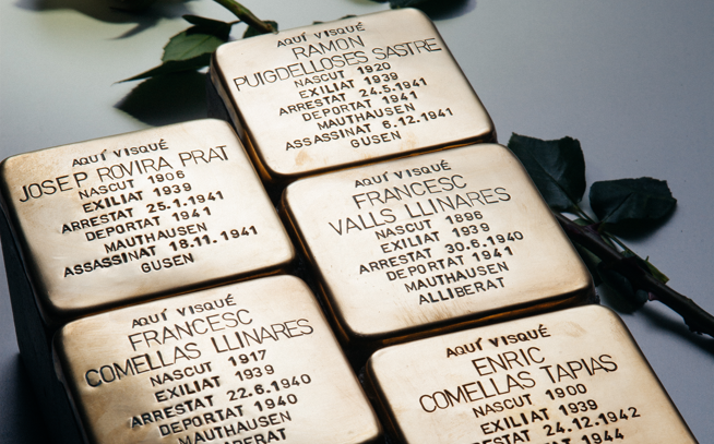 Les stopelsteiner dels cinc castellarencs internats en camps d’extermini nazi.