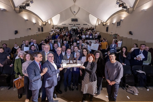 Moment de bufar les espelmes al final de l'acte | Juanma Pelaez Moment de bufar les espelmes al final de l'acte | Juanma Pelaez