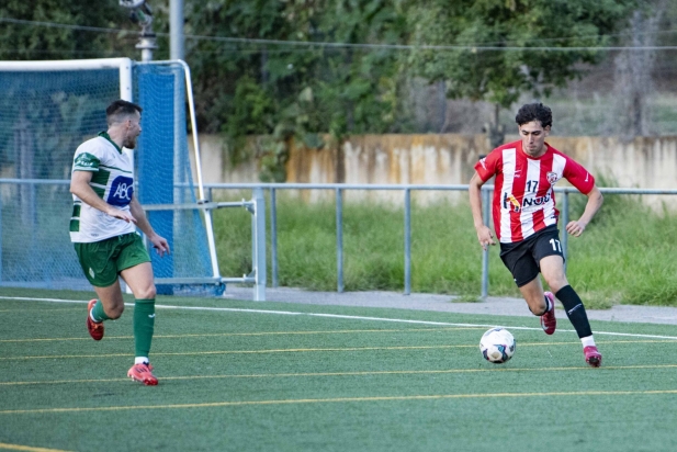 David López en el seu redebut amb el Castellar en el camp de la UE Sants.