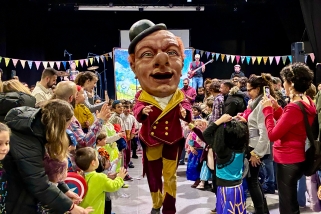Rei Carnestoltes Toltes Papallongues dona el tret de soritda al Carnaval | O.Ferran