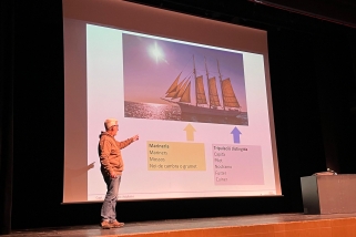 El capità Agustí martin Mallofré dalt de l'escenari