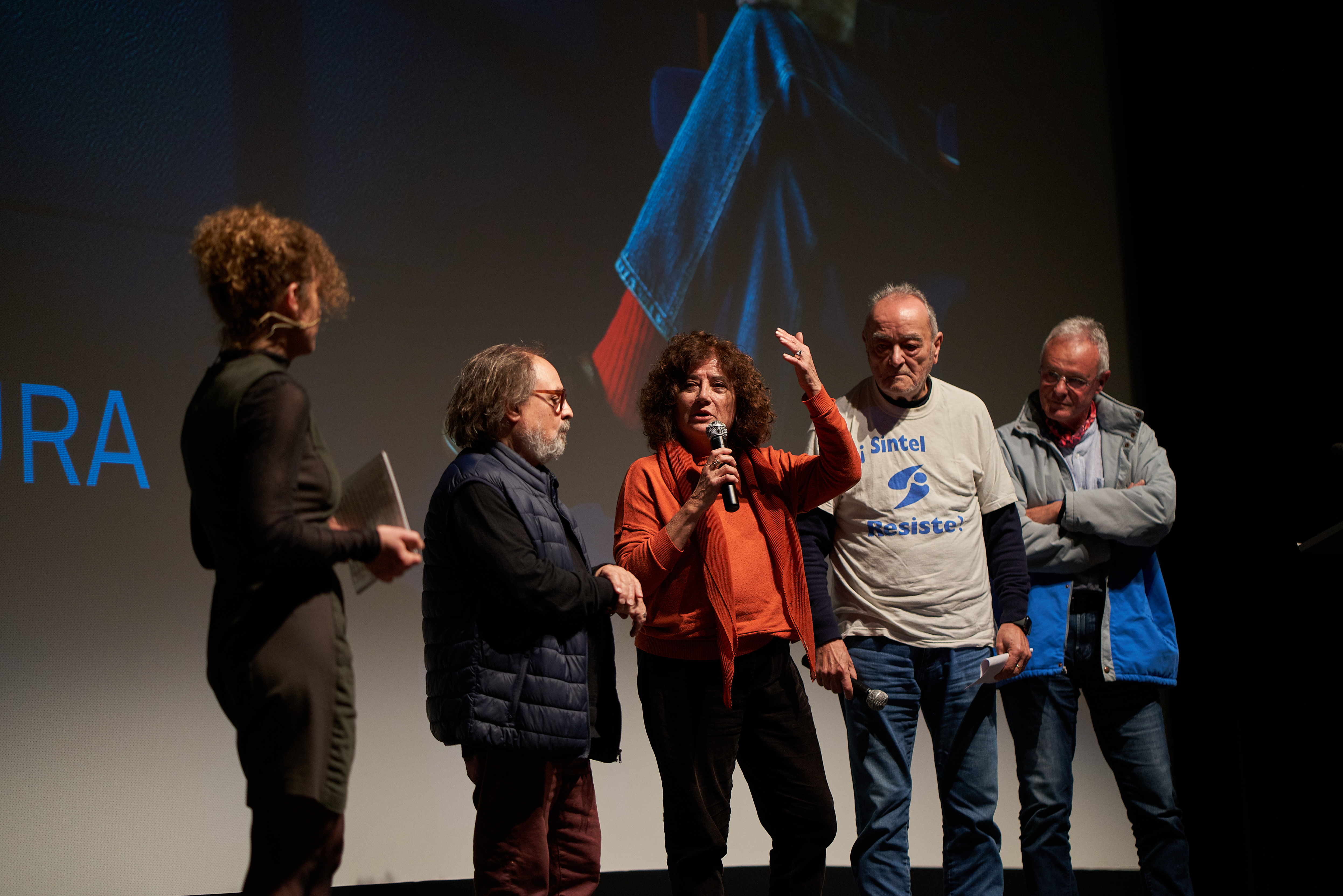 D'esquerra a dreta, Anastasi Rios, Georgina Cisquella,i els extreballadors de Sintel, Manuel Manuel Ruiz i Fede Domínguez. || Q. P.