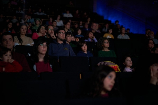 L'auditori ha acollit la projecció de la pel·lícula | Q.Pascual