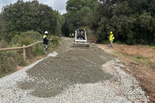 Obres d’adequació del camí fluvial del Ripoll al terme de Castellar. ||Q. Pascual