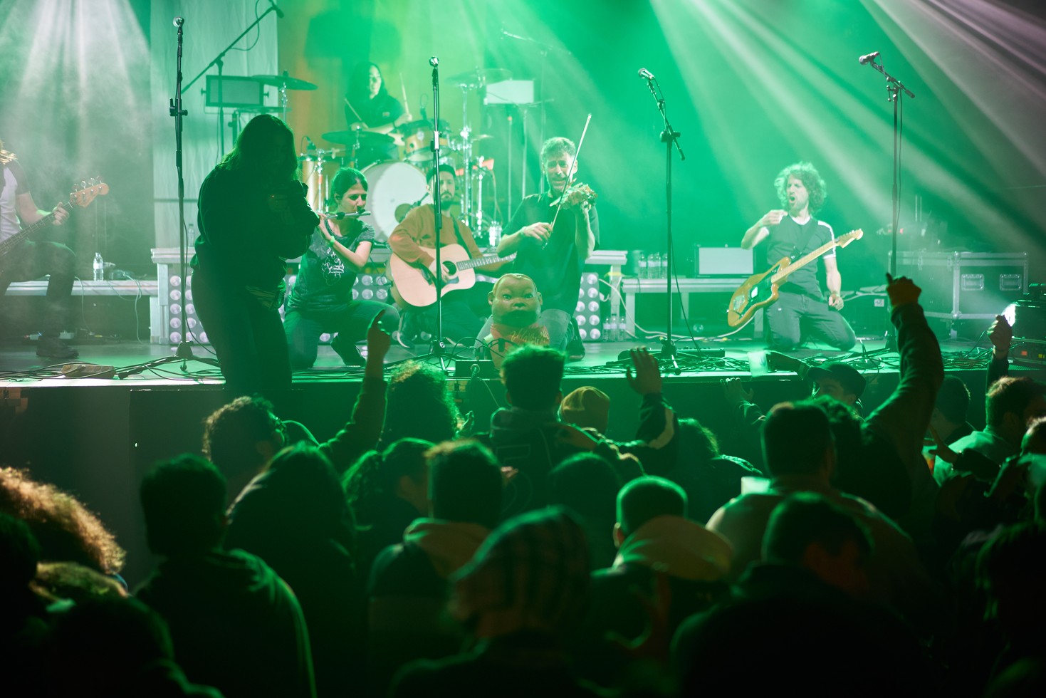 Ebri Knight durant el concert del Märzenbier.