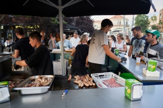 Treballadors de l’hostaleria en una jornada del Corretapa de l’any passat. || Q. Pascual
