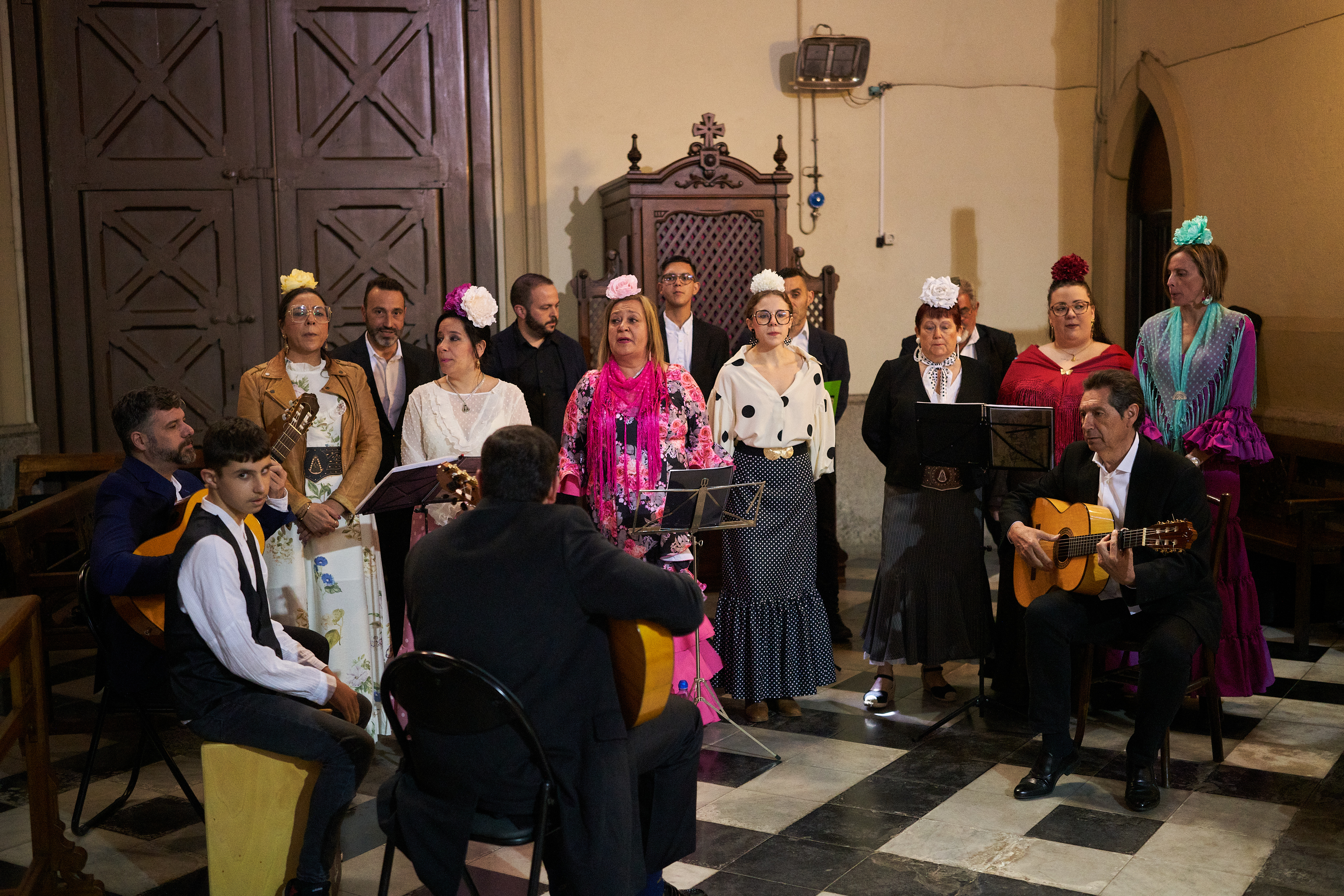 Cants rocieros per a Nuestra Señora del Rocío, a l'església de Sant Esteve. || Q. P.