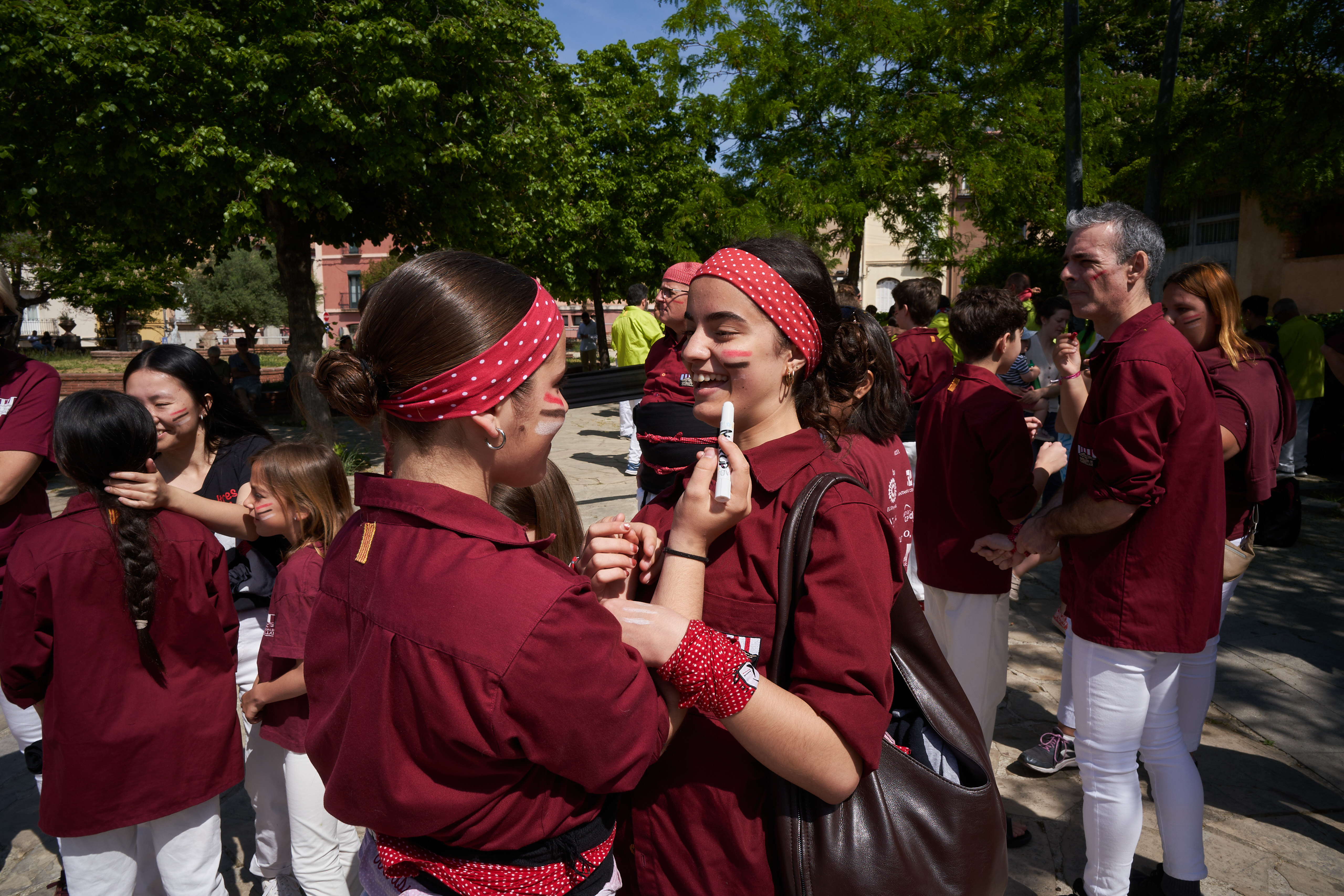 Preparació dels Capgirats durant la celebració dels 12 anys d'història. || Q. P.
